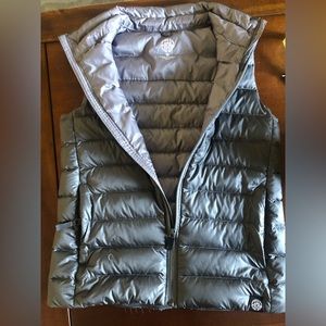 REI Kids Co-Op Down Vest. Size (M). Beautiful gray color.